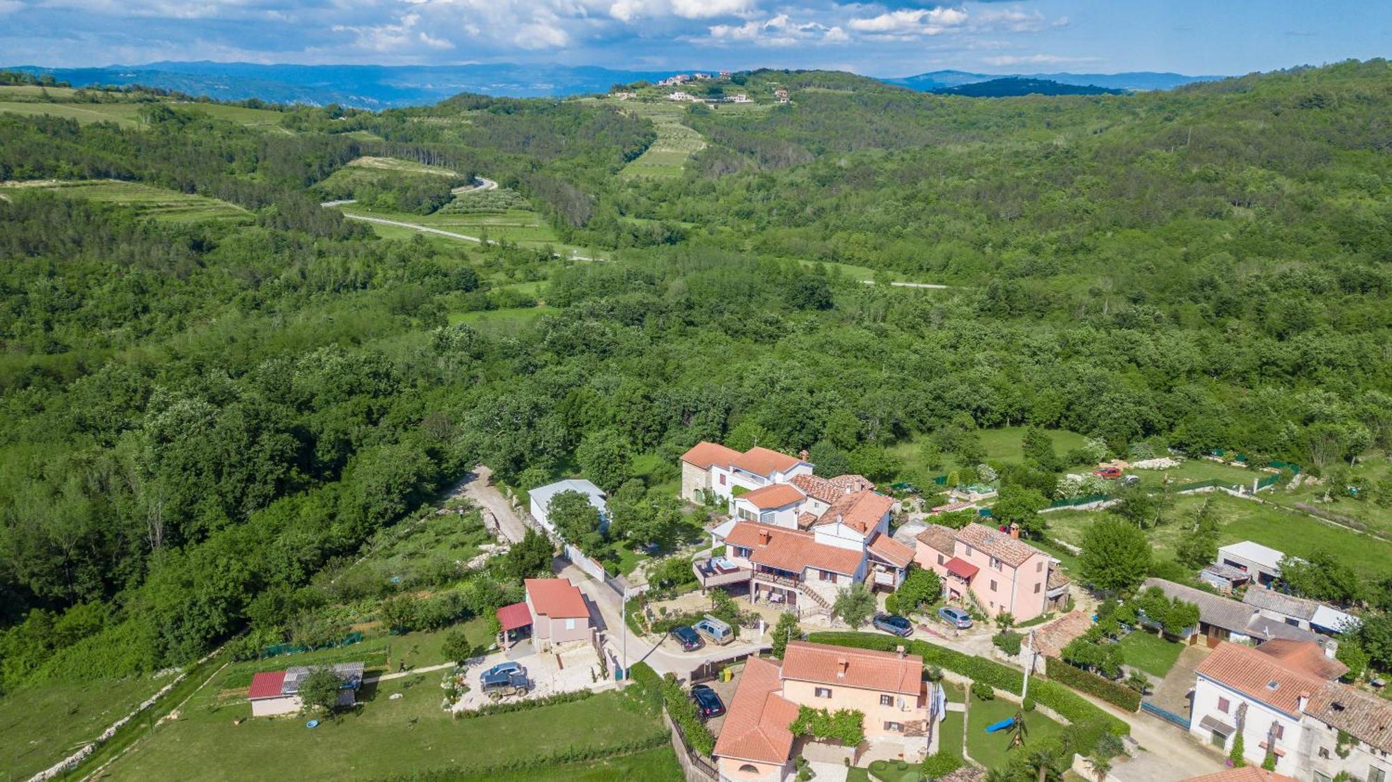 Villa Michelle Karojba エクステリア 写真