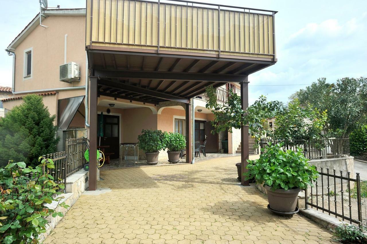 Villa Michelle Karojba エクステリア 写真
