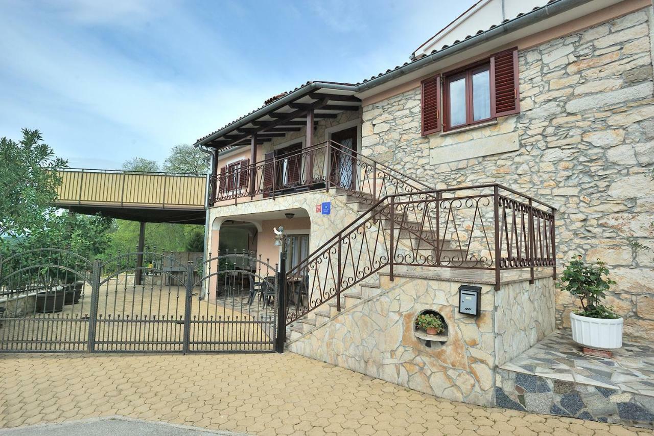 Villa Michelle Karojba エクステリア 写真