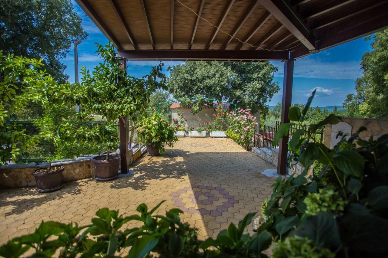 Villa Michelle Karojba エクステリア 写真